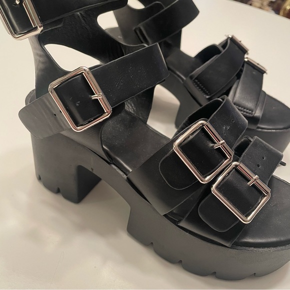 Platform Sandal - Picture 2 of 6